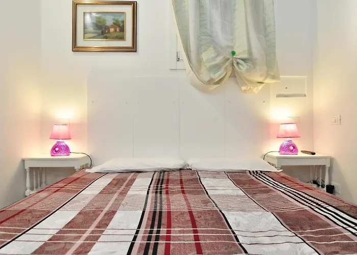 Cozy Apartment Near Rialto Bridge/ St.Mark Square