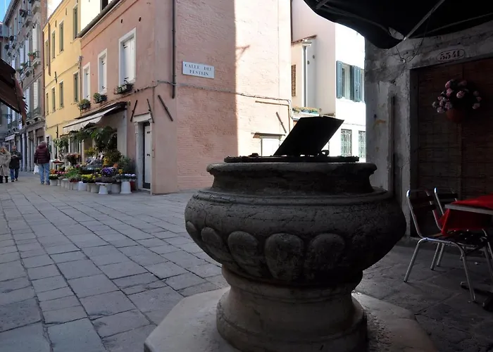 Cozy Apartment Near Rialto Bridge/ St.Mark Square